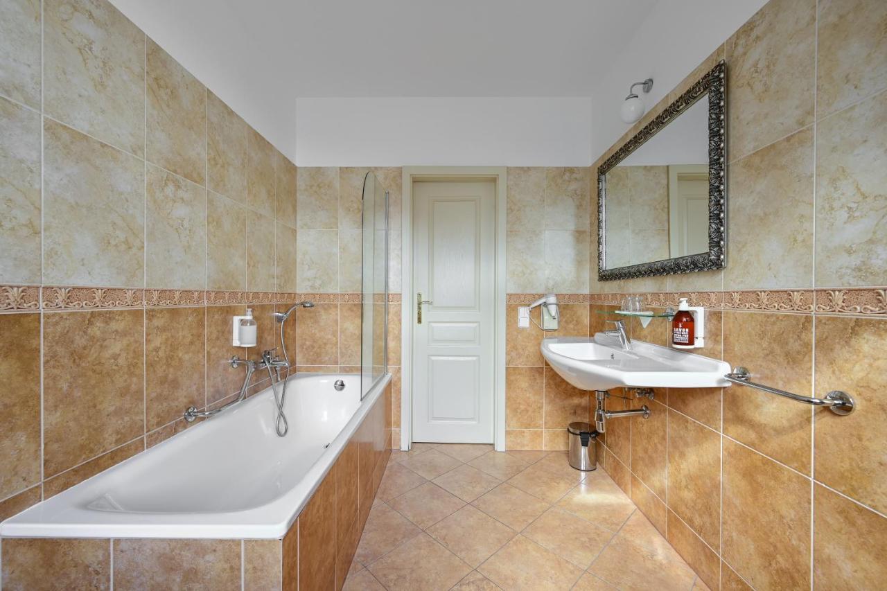 Continental 4*